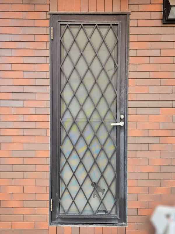 福岡県糟屋郡K様勝手口交換前